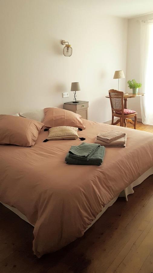 Les Chambres De Marthe Mesnay Exterior foto